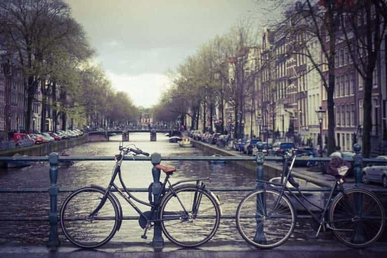 Amsterdam in the rain? Rain shouldn't stop you from enjoying your trip. Luckily big cities like Amsterdam have plenty of things to do on good or bad days.