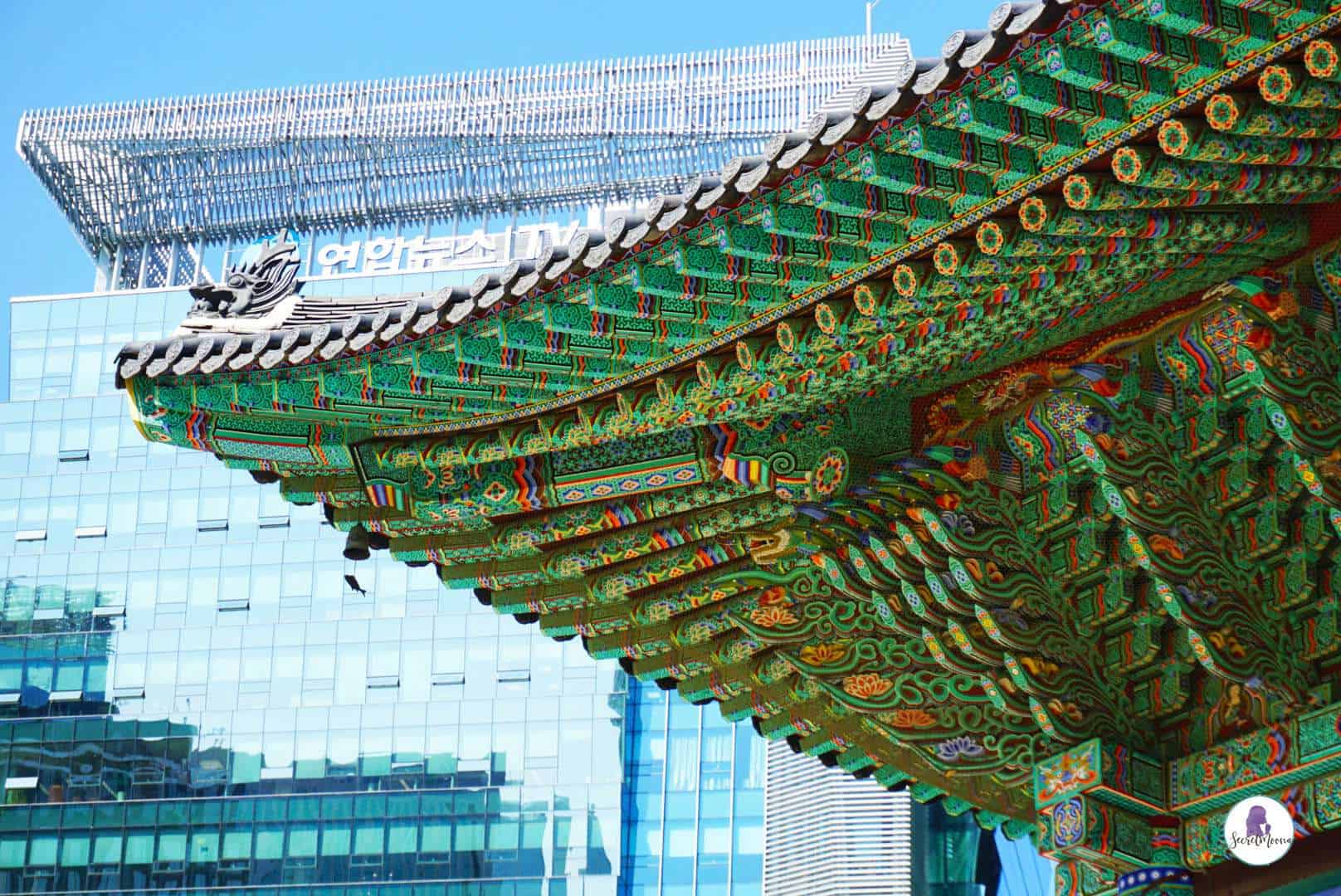 Three days in Seoul is the ideal amount of time to explore the modern yet traditional city. This Seoul 3 day itinerary explores all the things to do. #Seoul #SouthKorea #SeoulItinerary