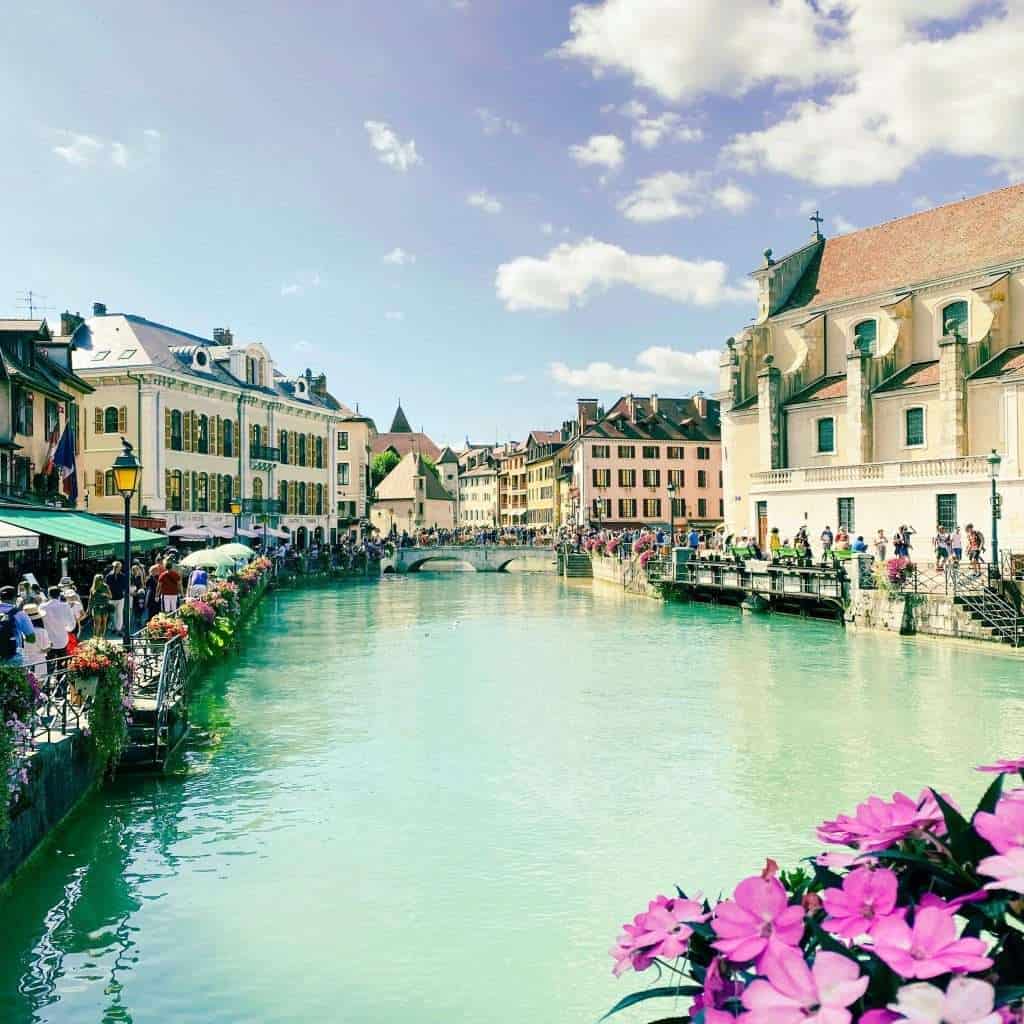 France Travel Guide: Regions, Itineraries & Hidden Gems 11 Things to do in Annecy: Exploring the Thiou canal in Annecy