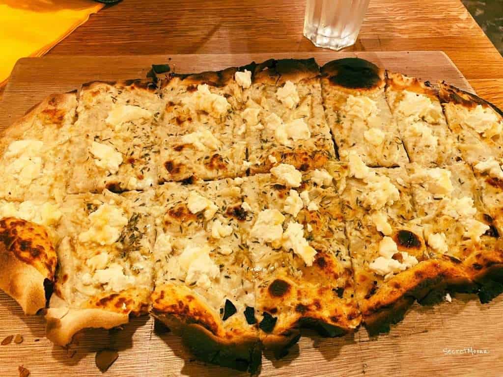 What to eat in Strasbourg? Flammekueche