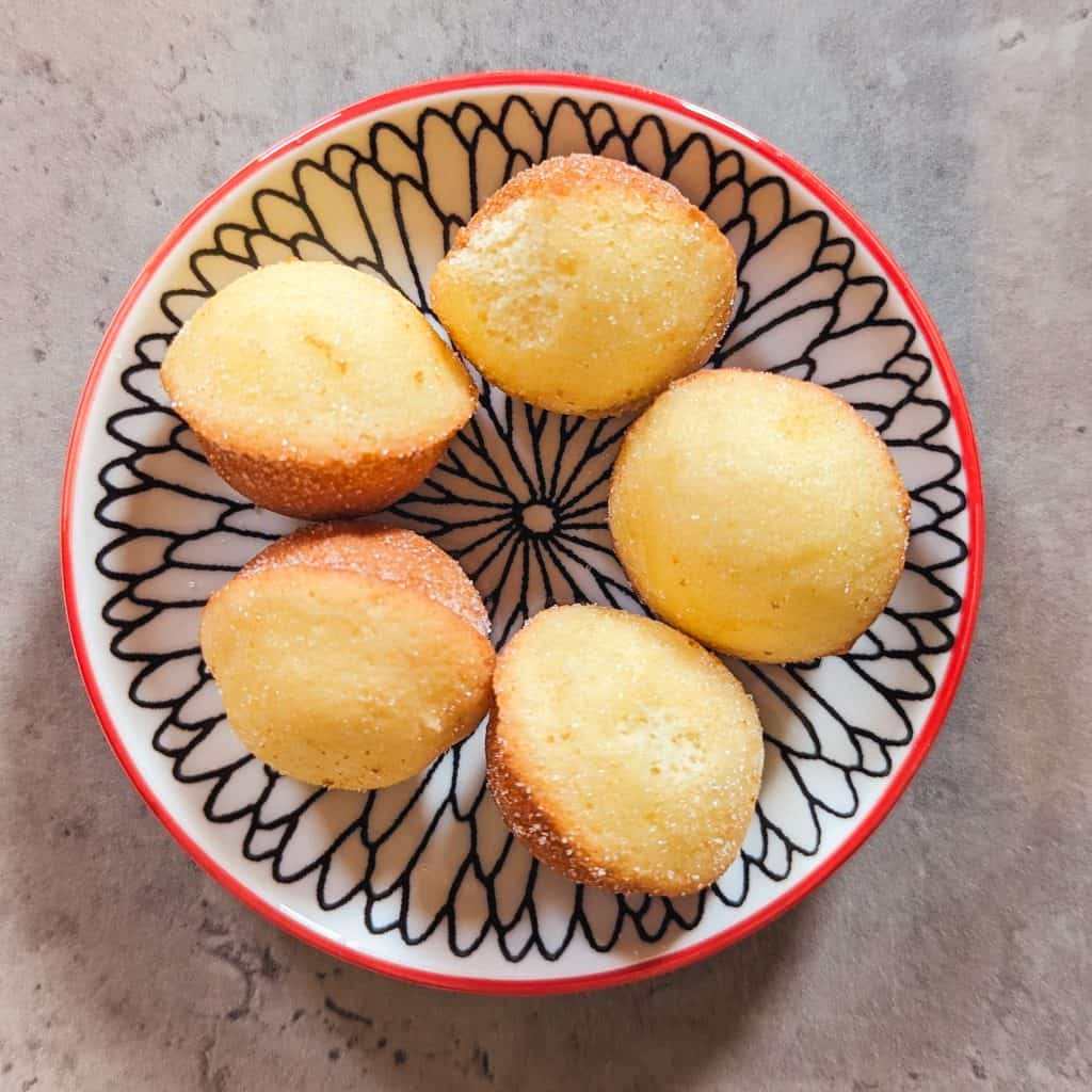 Sakuraco Japanese snack box - milk castella cakes