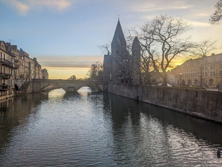 Things to do Metz - Temple Neuf at sunset