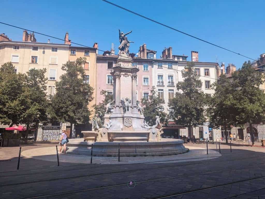 A Weekend Getaway: How to Make the Most of 2 Days in Grenoble 14 Place Grenelle - Grenoble, France