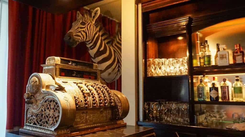 Bar lounge Le Zebre at Park Hotel Grenoble