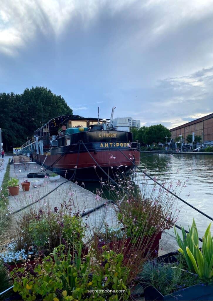 Things to do in Pantin - Have a drink on a boat 